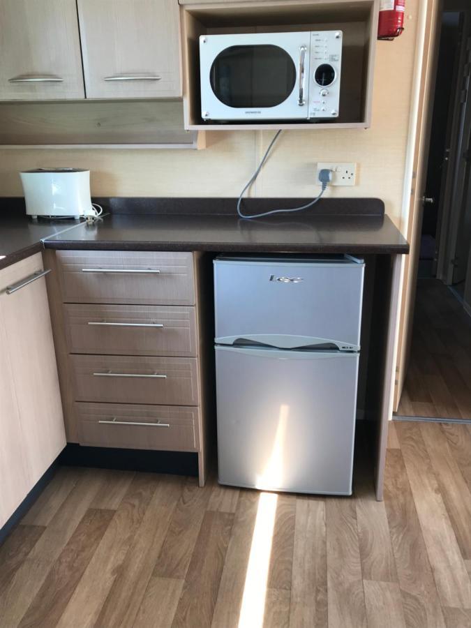 Pet Friendly Riverside Static Caravan Cheddar Exterior photo
